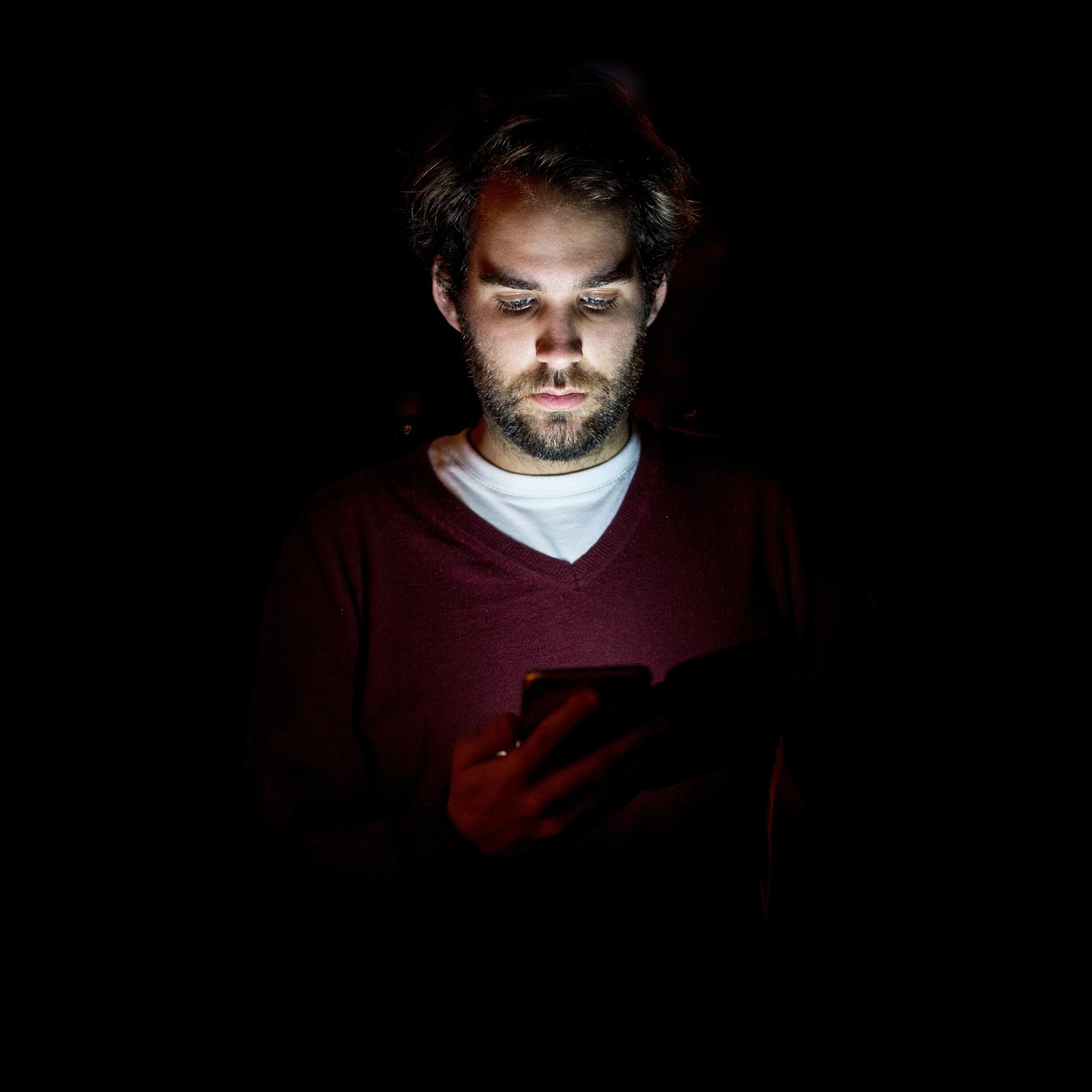 Les réseaux sociaux et le sentiment de solitude : comment préserver notre bien-être numérique ? 